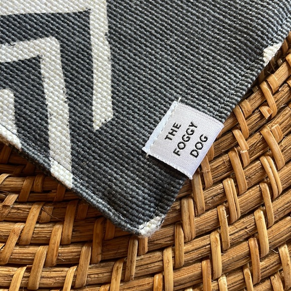 The Foggy Dog neck bandanna NWT - Picture 4 of 7